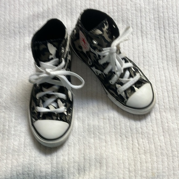 Converse AS Hi Sneaker Black White Shark Canvas kids Sharks Pattern 666888F - Picture 2 of 11